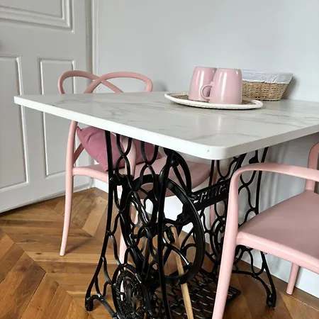 La Parenthese Flechoise, Agathe Ла-Флеш