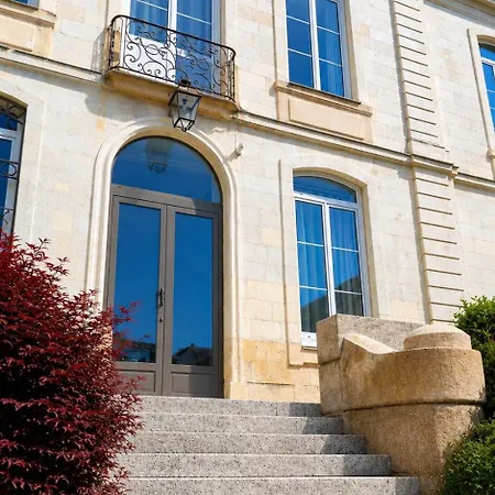 La Parenthese Flechoise, Agathe Pensionat
