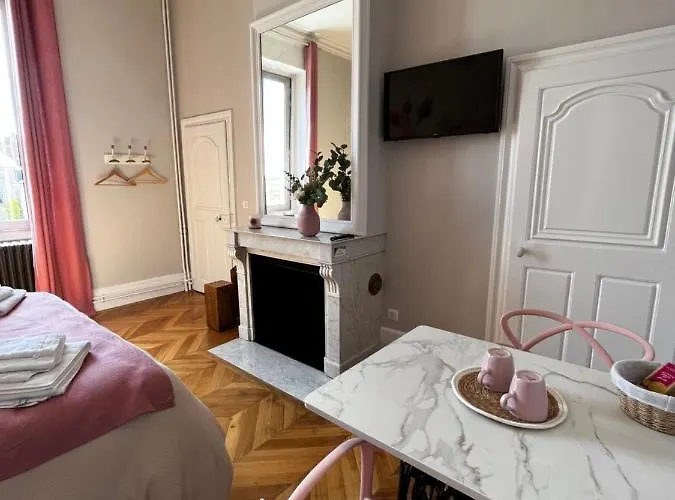 招待所 La Parenthese Flechoise, Agathe